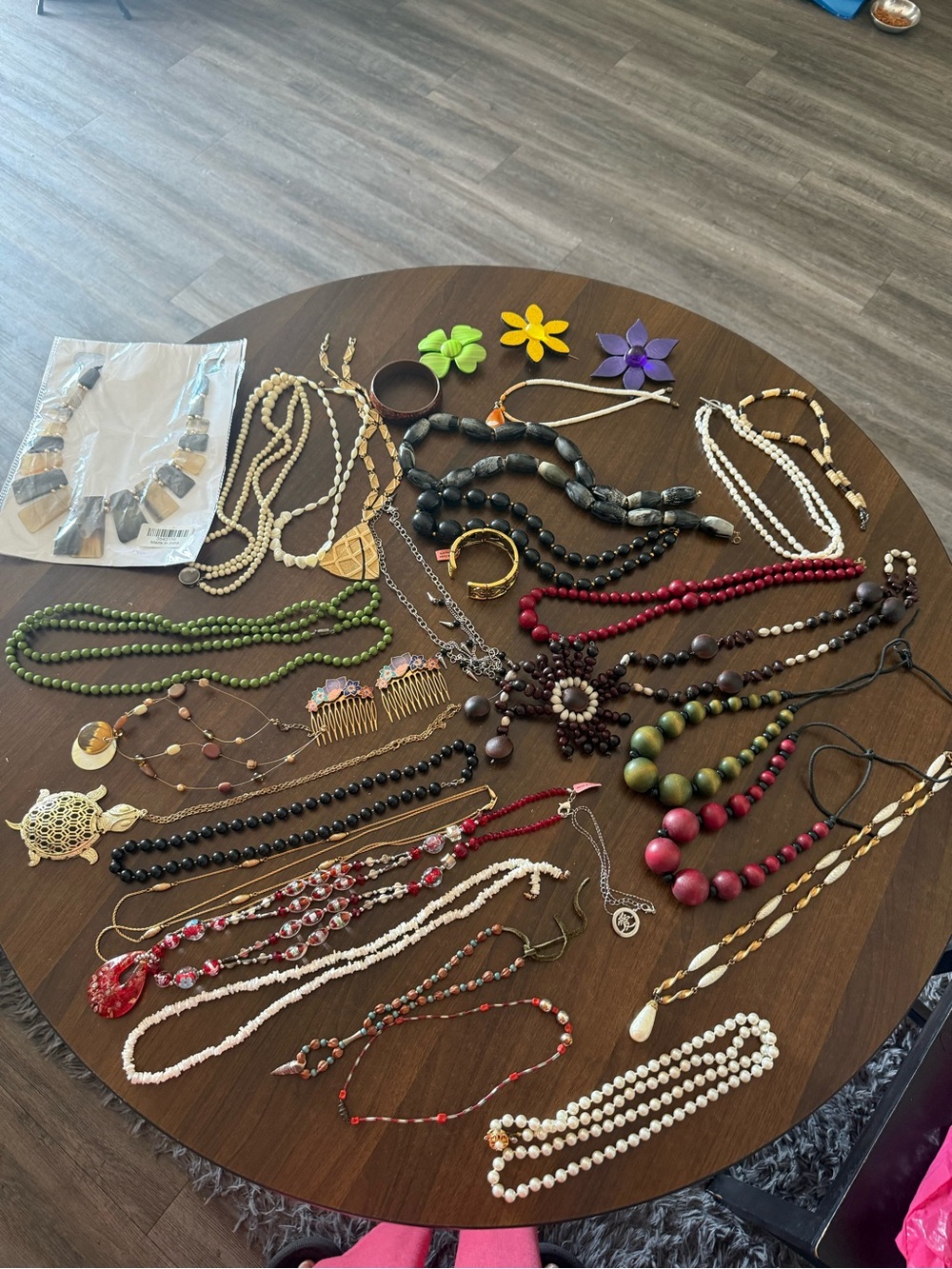 Mixed Bead and Pendant Women's Jewelry Set - Yellow, Red, Green, Black, White